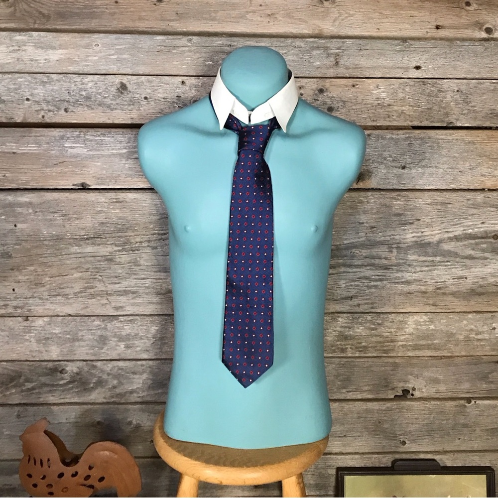 Brooks Brothers Red on Blue Tie